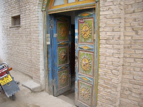 05 Kuqa - entrance to house.jpg