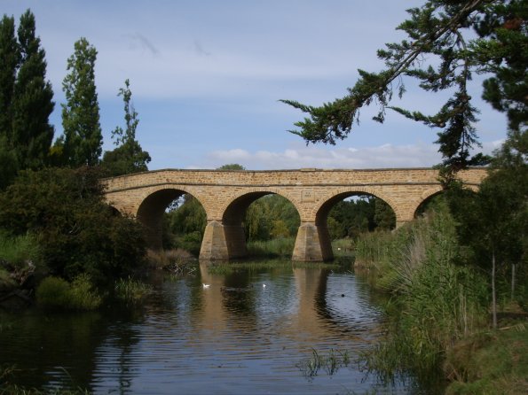 15 Tasmania - Richmond Bridge.jpg