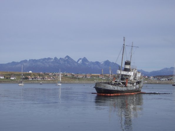 073 Ushuaia's 'marina'.jpg