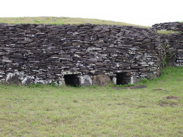 204 An old shelter Easter Island.jpg