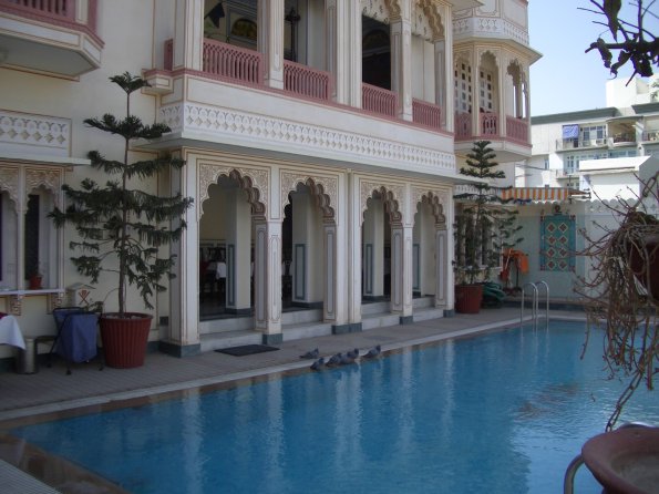 09 Jaipur - The hotel pool.jpg