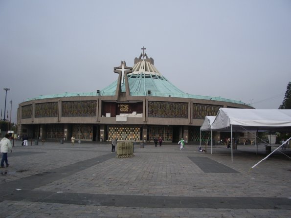 021 Mexico City Basilica de Guadalupe complex.JPG