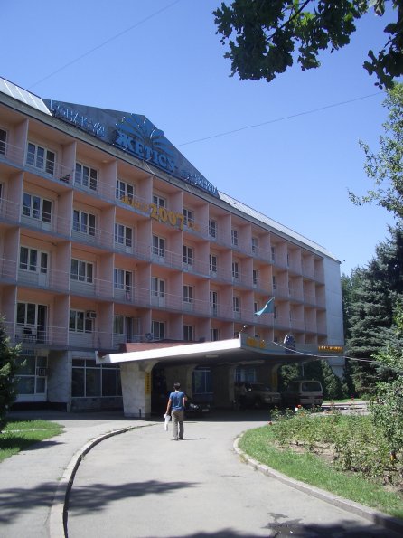 01 Hotel Zhetisu Almaty.jpg