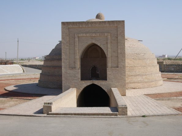 07 Well at a caravanserai.jpg