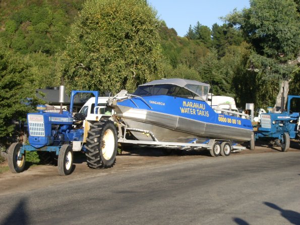 06 Marahau - water taxi boarding point.jpg