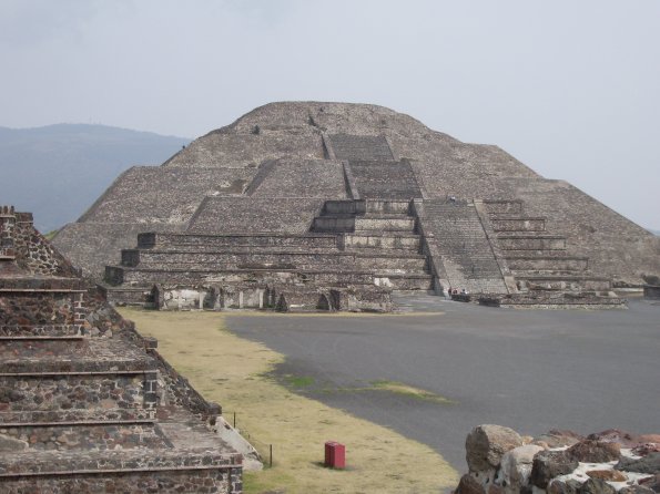 034 Chapultepec - Moon Temple.JPG